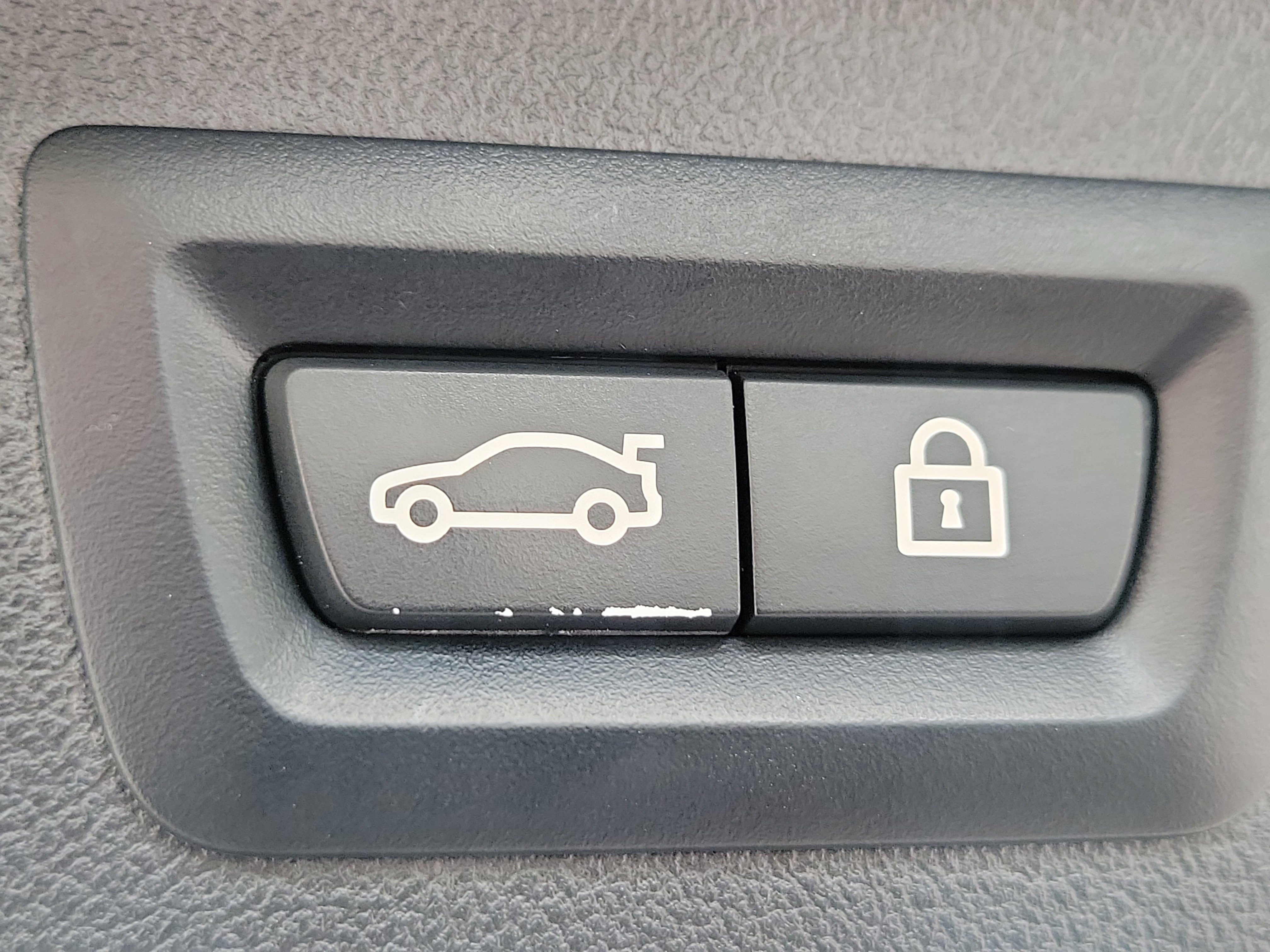 Certified 2023 BMW X7 M60i w/ Executive Package image 9