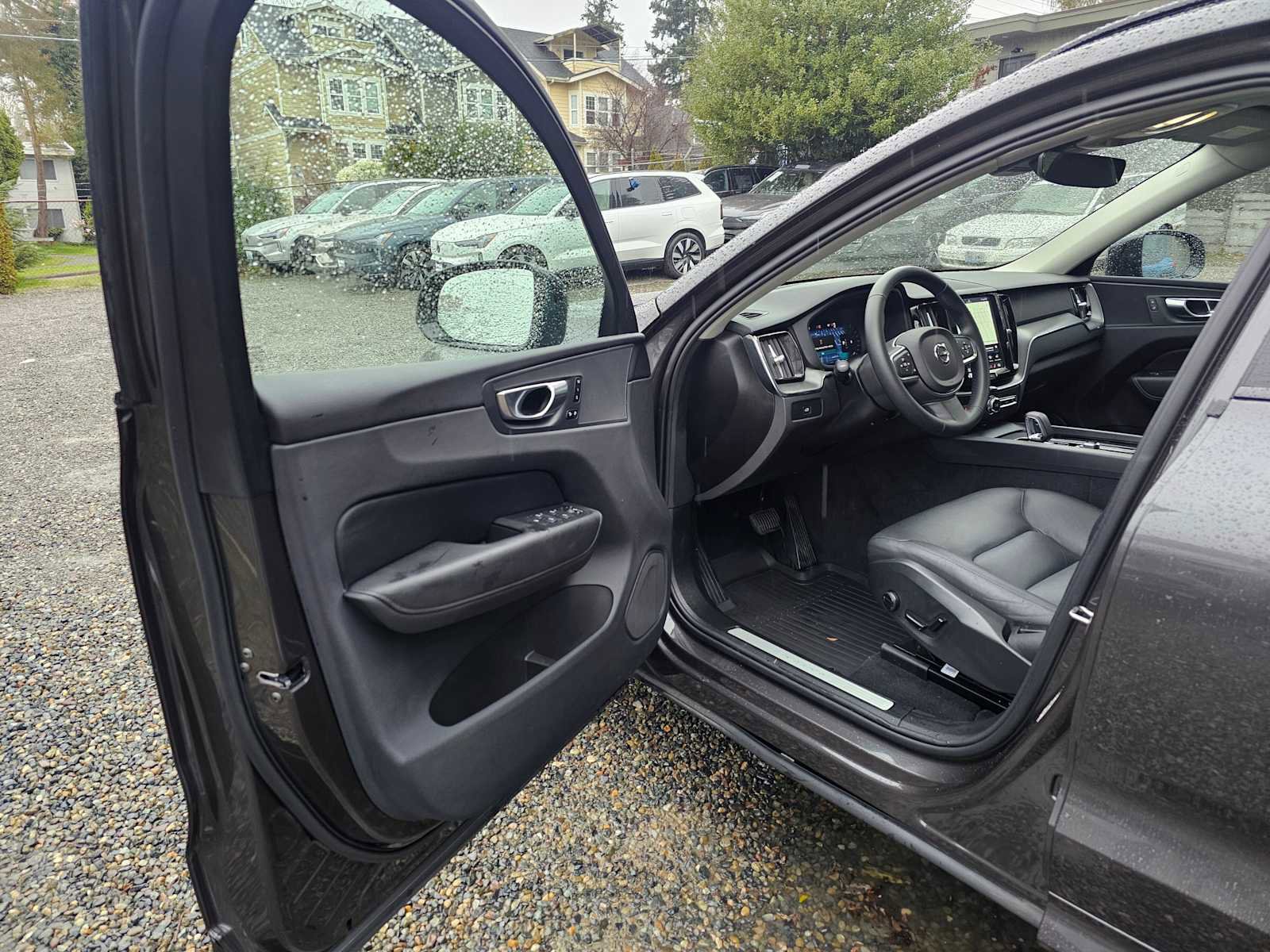 Certified 2025 Volvo XC60 B5 Core w/ Protection Package Premier image 22