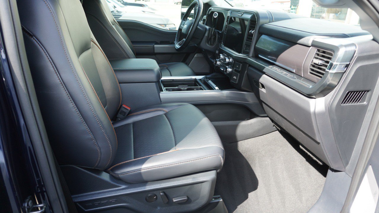Used 2025 Ford F250 Lariat w/ Black Appearance Package AWD/4WD image 9