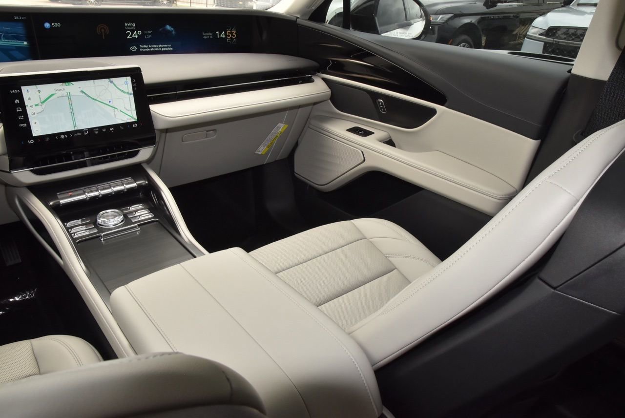 New 2026 Lincoln Nautilus Premier AWD/4WD image 24