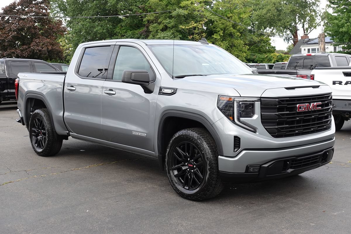 Used 2025 GMC Sierra 1500 Elevation AWD/4WD image 4