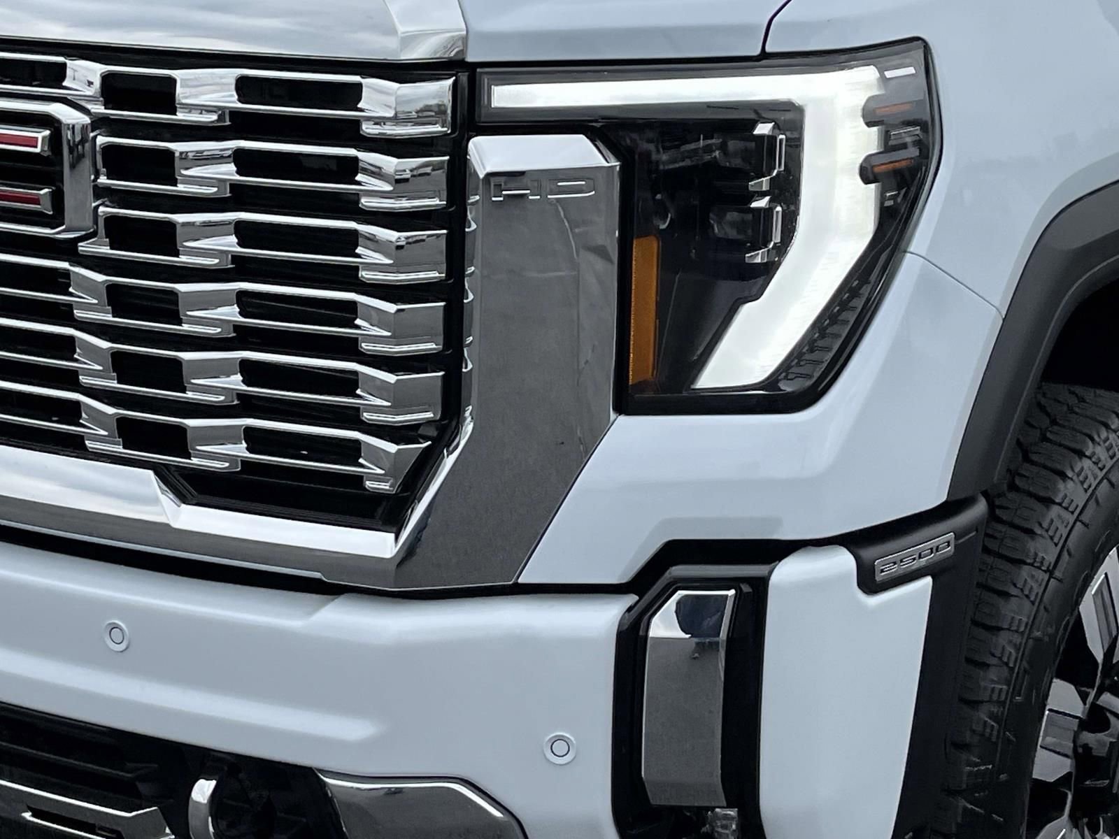 New 2026 GMC Sierra 2500 Denali w/ Denali Reserve Package AWD/4WD image 13