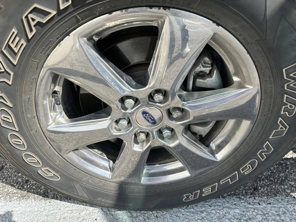 Used 2018 Ford F150 Lariat w/ Equipment Group 502A Luxury AWD/4WD image 43