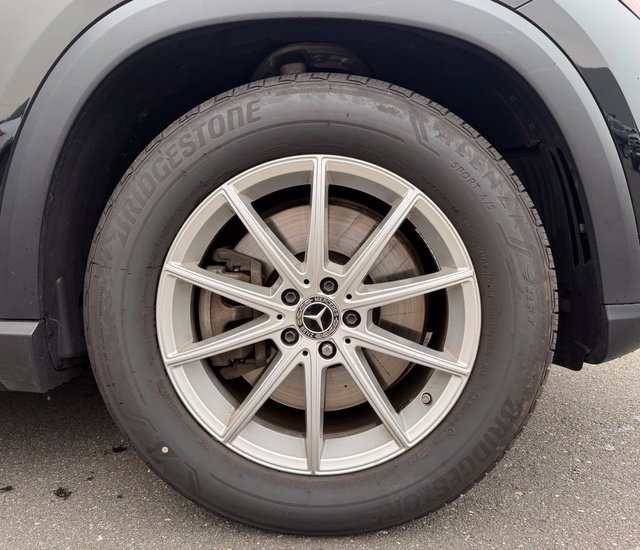 Used 2024 Mercedes-Benz GLE 450e 4MATIC image 11