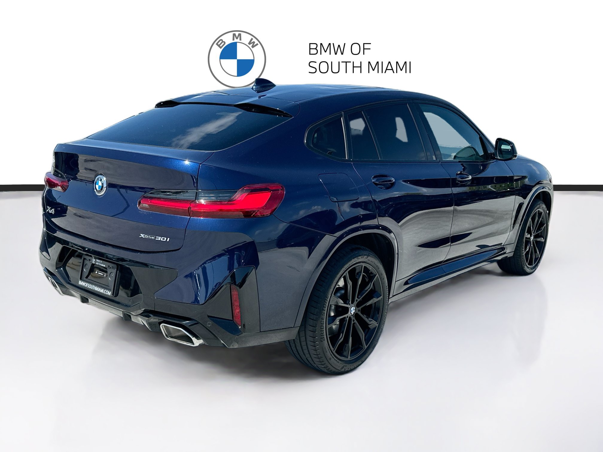 Used 2024 BMW X4 xDrive30i w/ M Sport Package AWD/4WD image 7