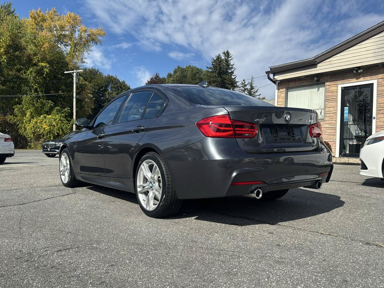 Used 2017 BMW 340i xDrive Sedan AWD/4WD image 13