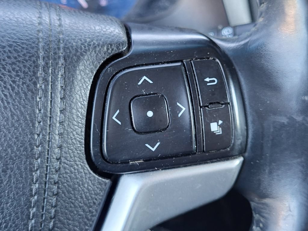 Used 2017 Toyota Sienna Limited Premium FWD image 18