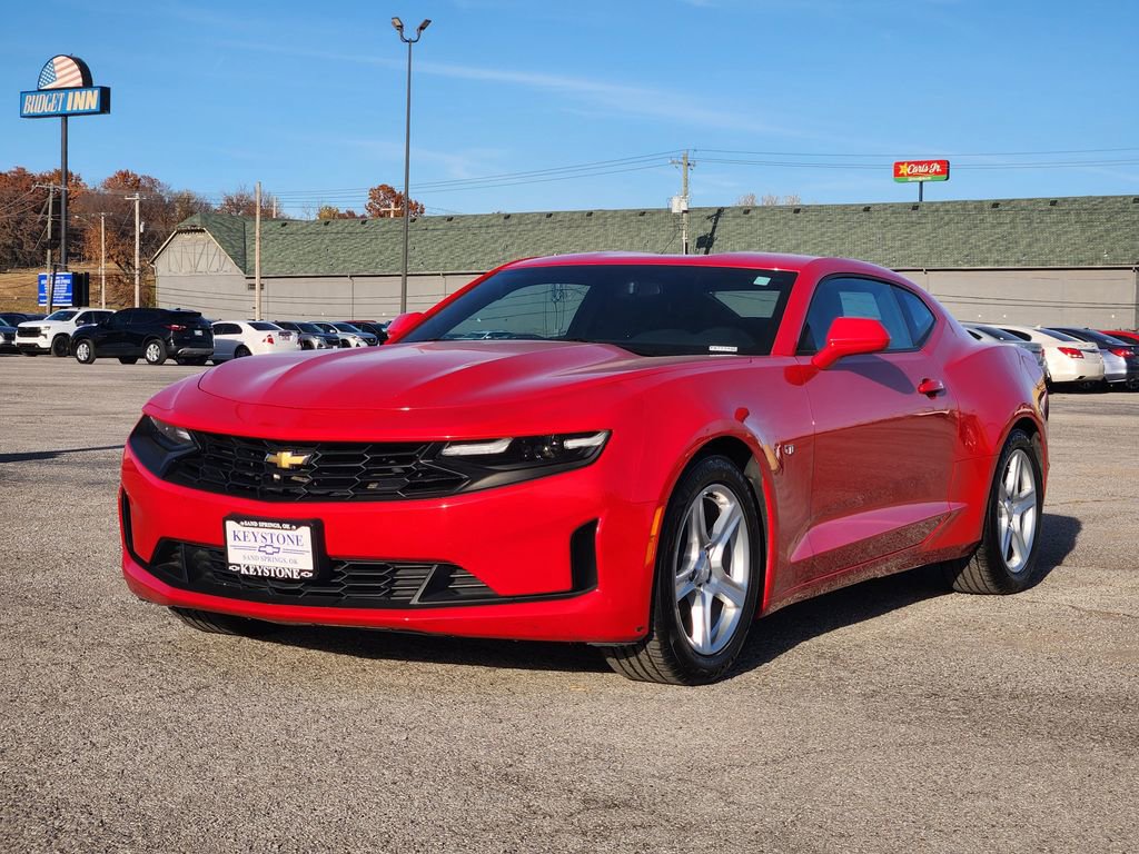 Used 2023 Chevrolet Camaro LT image 3