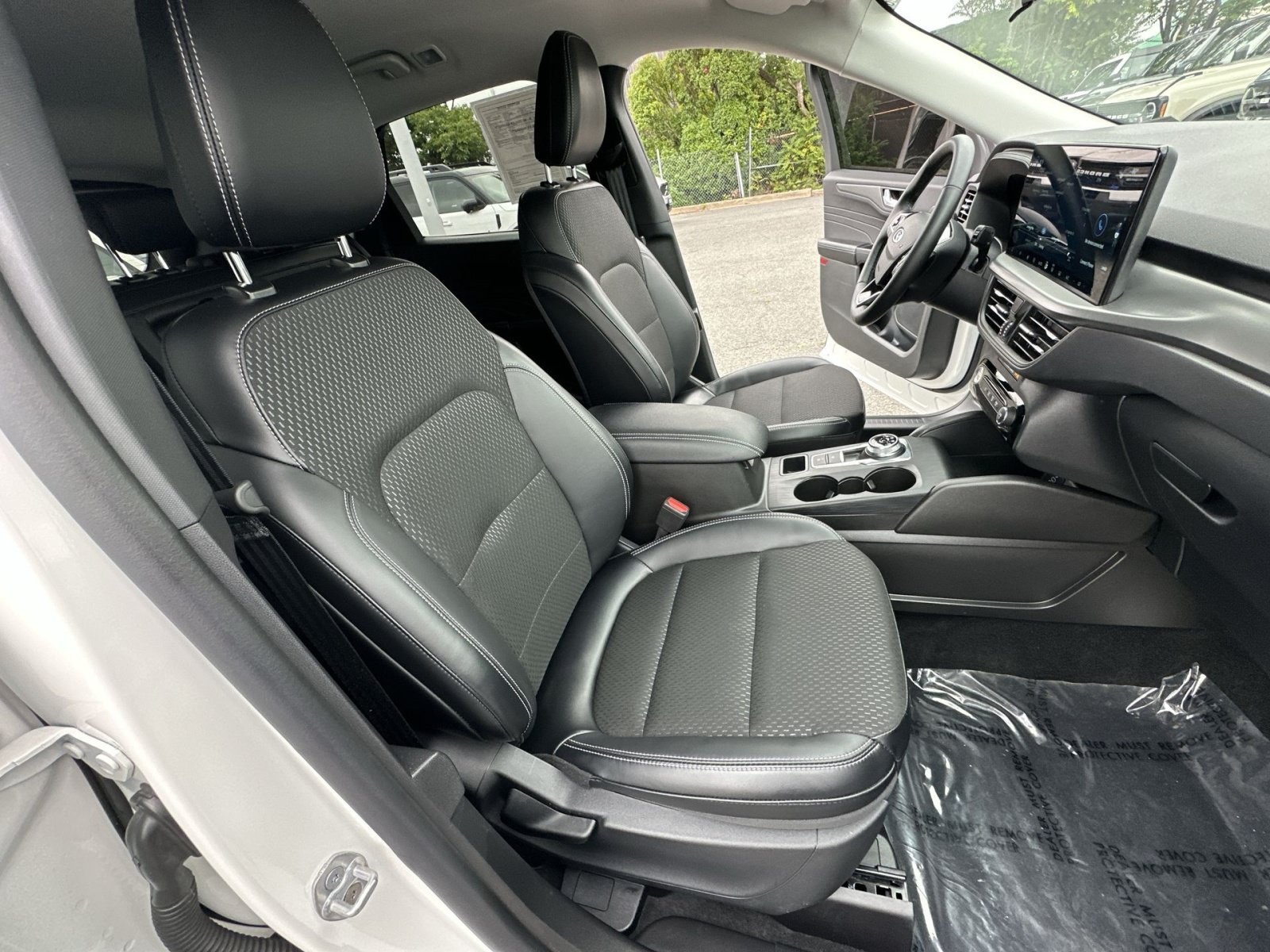 Used 2025 Ford Escape SE FWD image 34