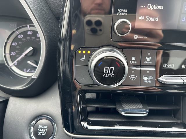 Certified 2022 Toyota Highlander XLE image 24