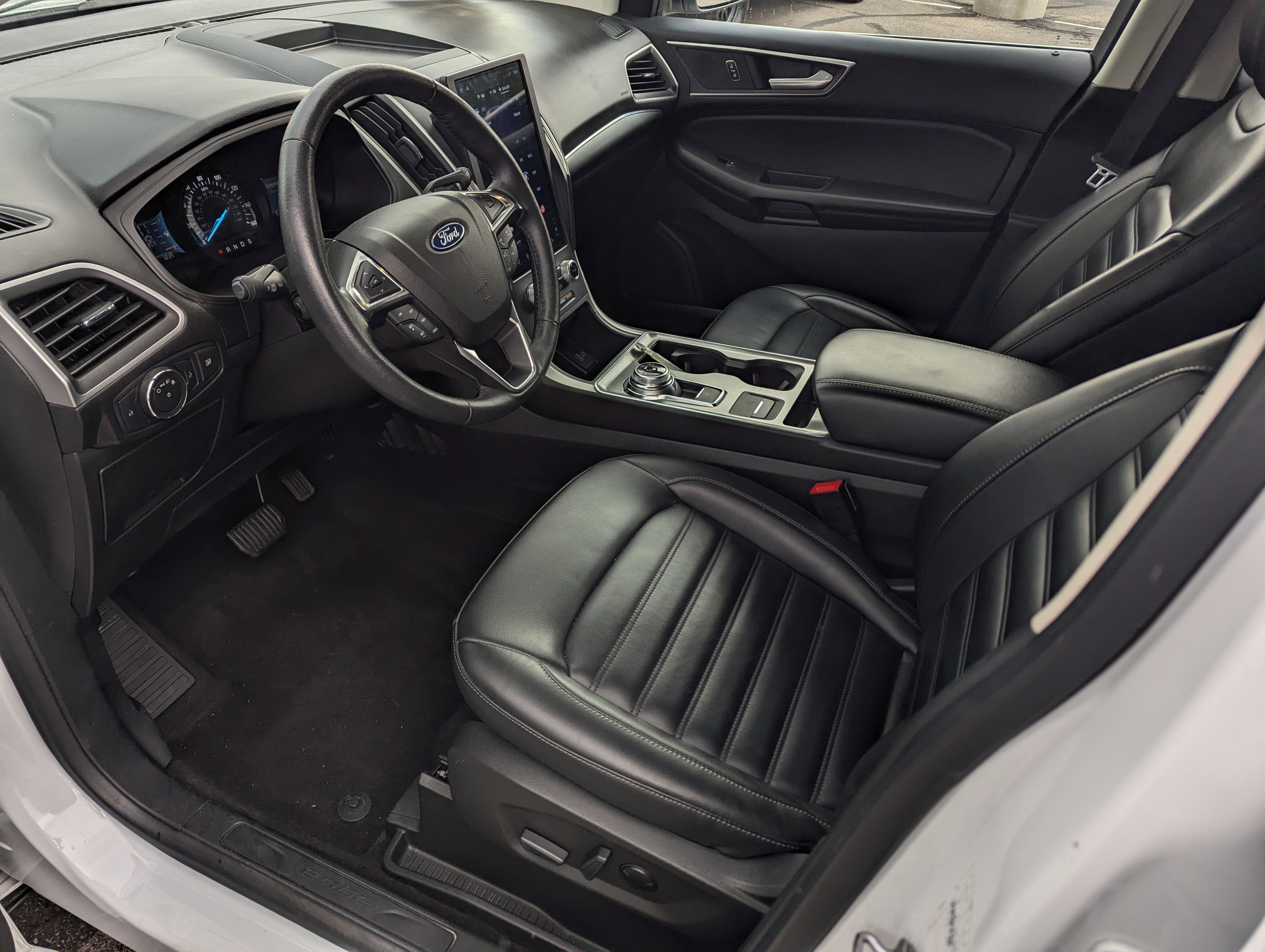 Used 2022 Ford Edge SEL image 9