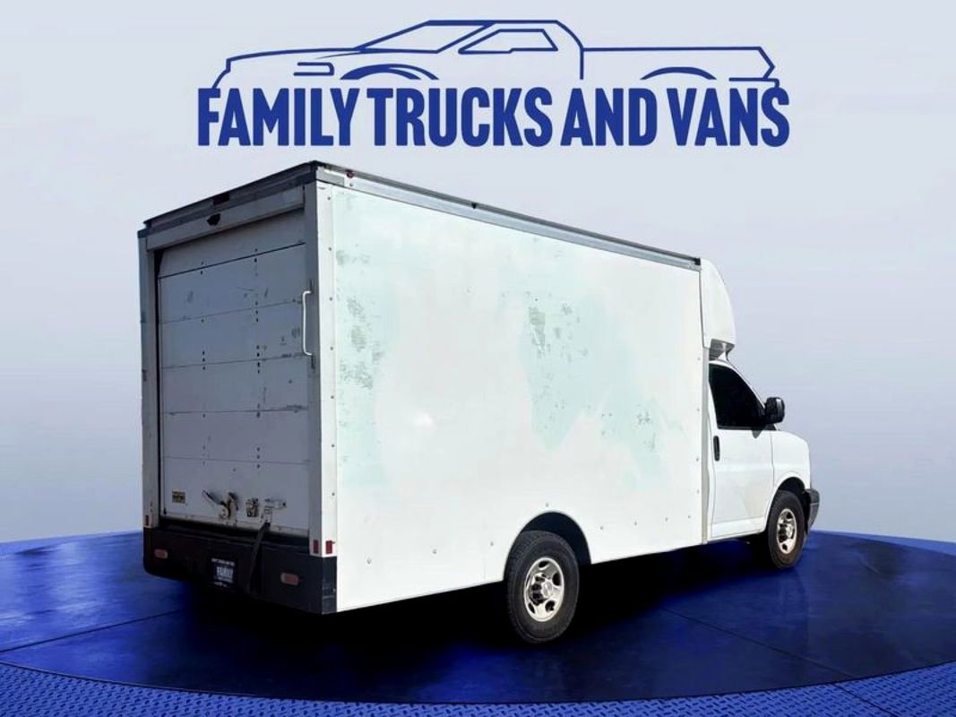 Used 2020 Chevrolet Express 3500 w/ Power Convenience Package image 4