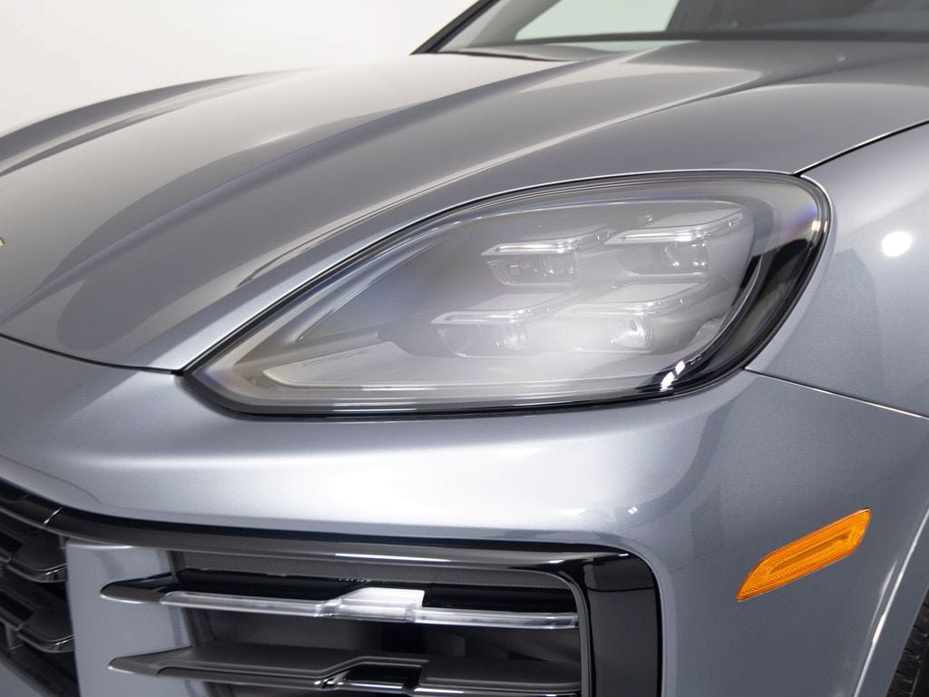 New 2026 Porsche Cayenne Coupe AWD/4WD image 40