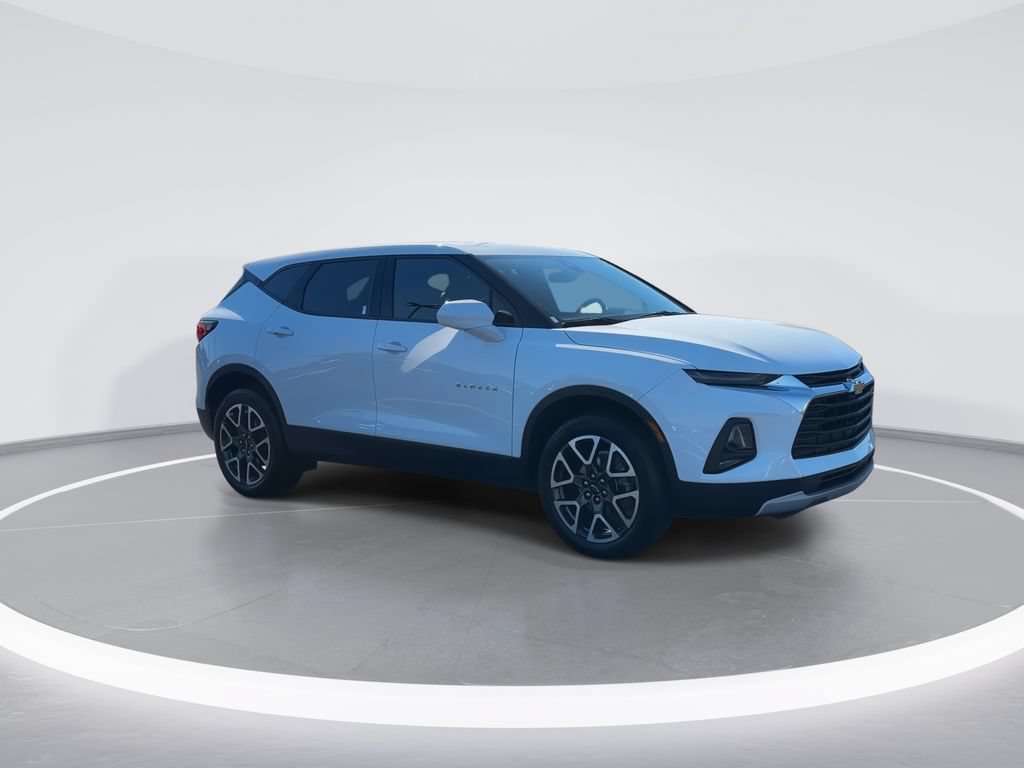 Used 2022 Chevrolet Blazer LT FWD image 2