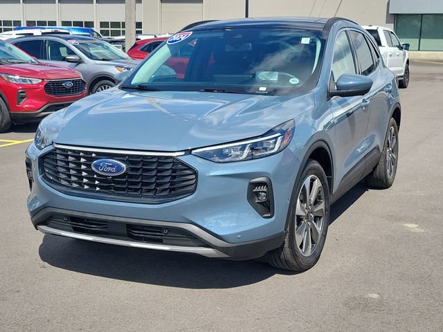 Certified 2024 Ford Escape Platinum w/ Premium Technology Package AWD/4WD image 2
