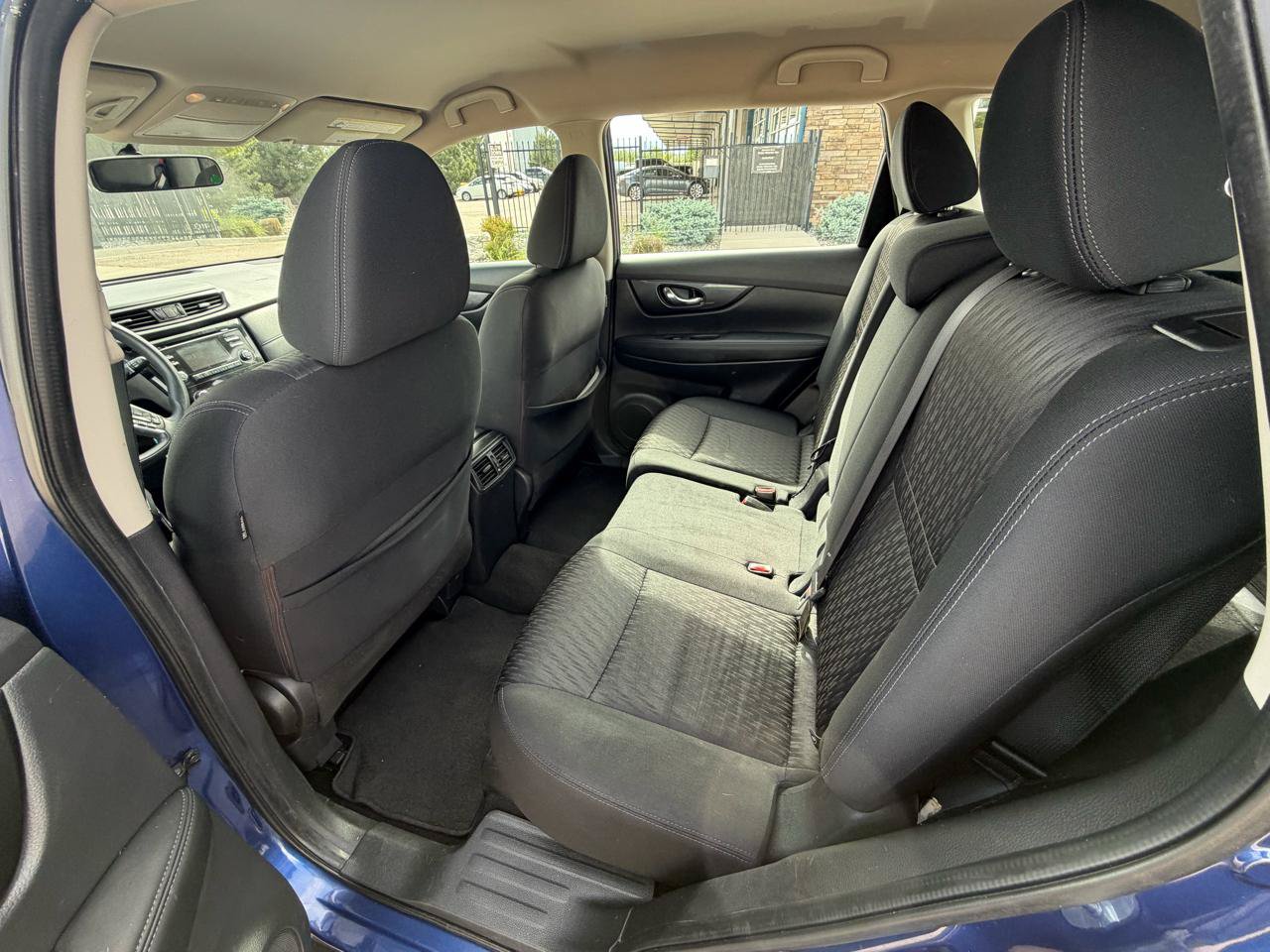 Used 2017 Nissan Rogue S AWD/4WD image 9