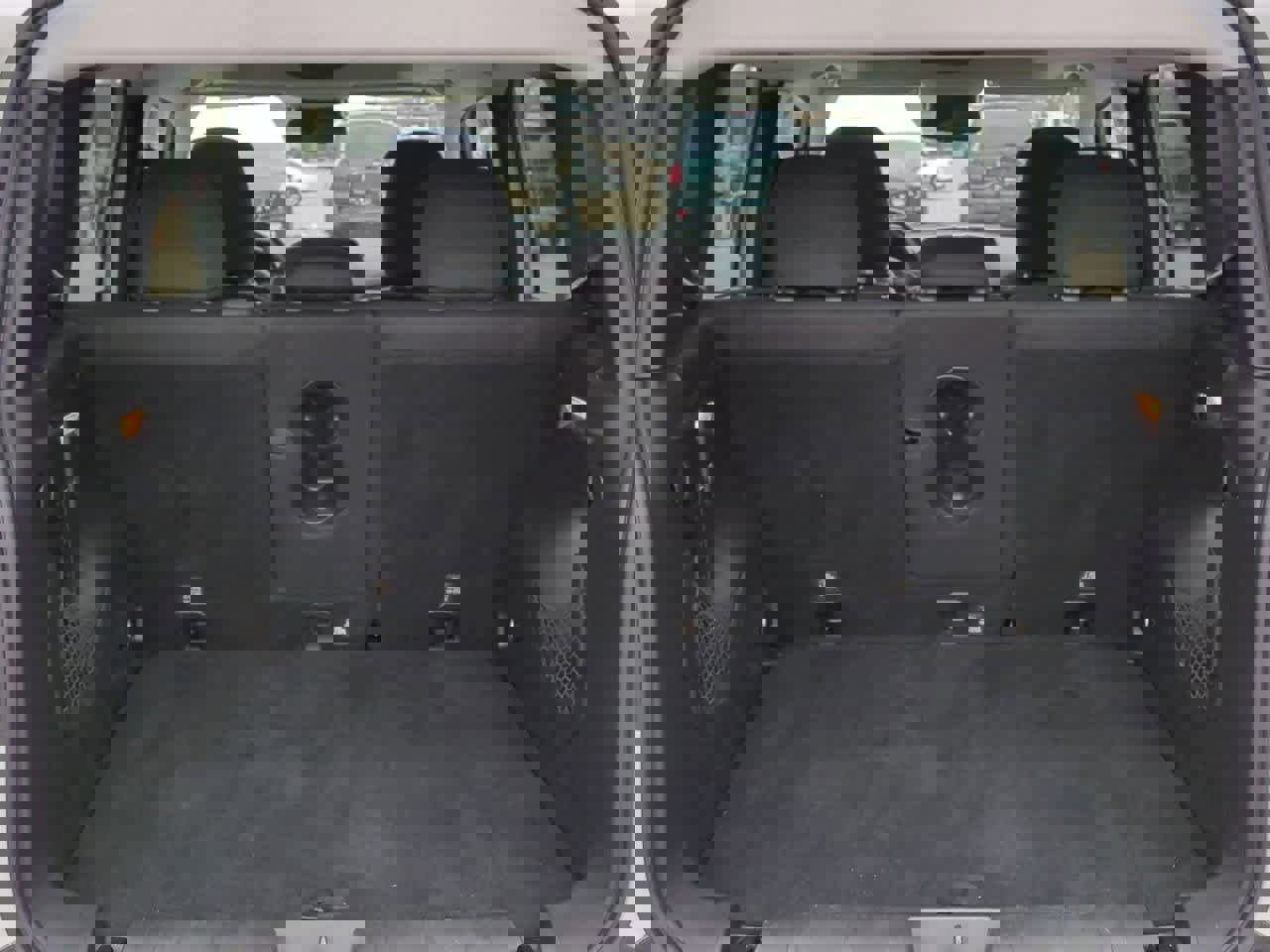 Used 2016 Jeep Renegade Latitude image 33