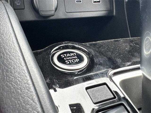 New 2025 Nissan Versa SR w/ Trunk Package image 29