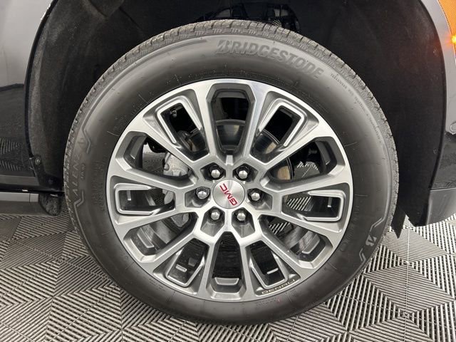 Used 2025 GMC Yukon XL Denali w/ Denali Reserve Package image 6