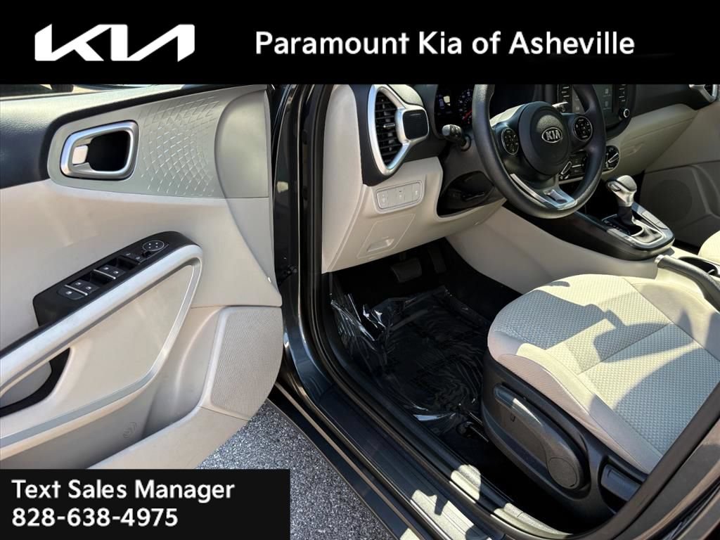 Used 2020 Kia Soul LX FWD image 13