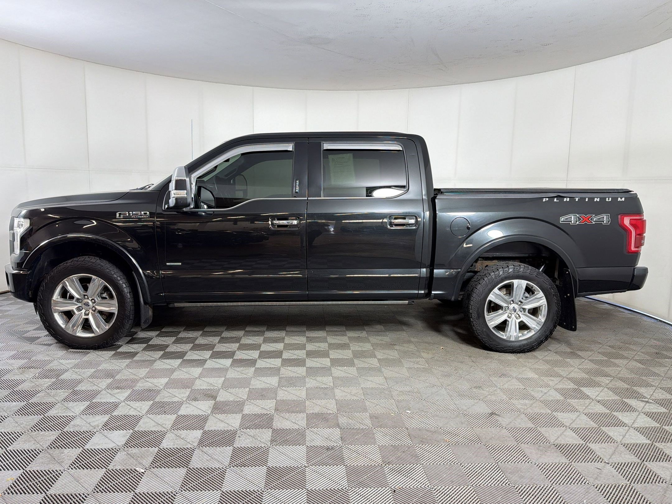 Used 2015 Ford F150 Platinum w/ Equipment Group 701A Luxury AWD/4WD image 2
