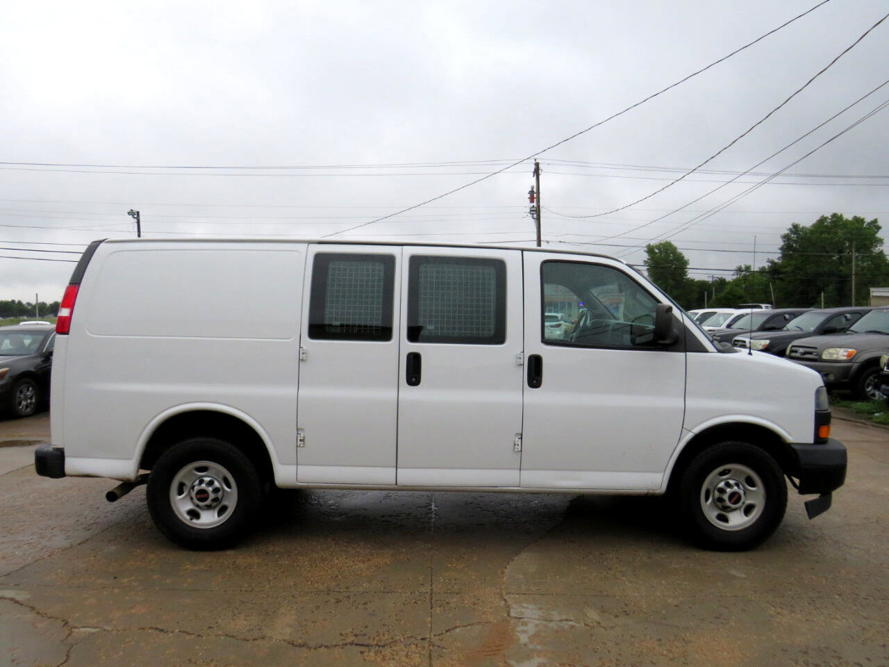 Used 2019 GMC Savana 2500 w/ Driver Convenience Package image 12