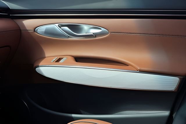 Used 2026 Genesis GV70 2.5T Advanced image 35