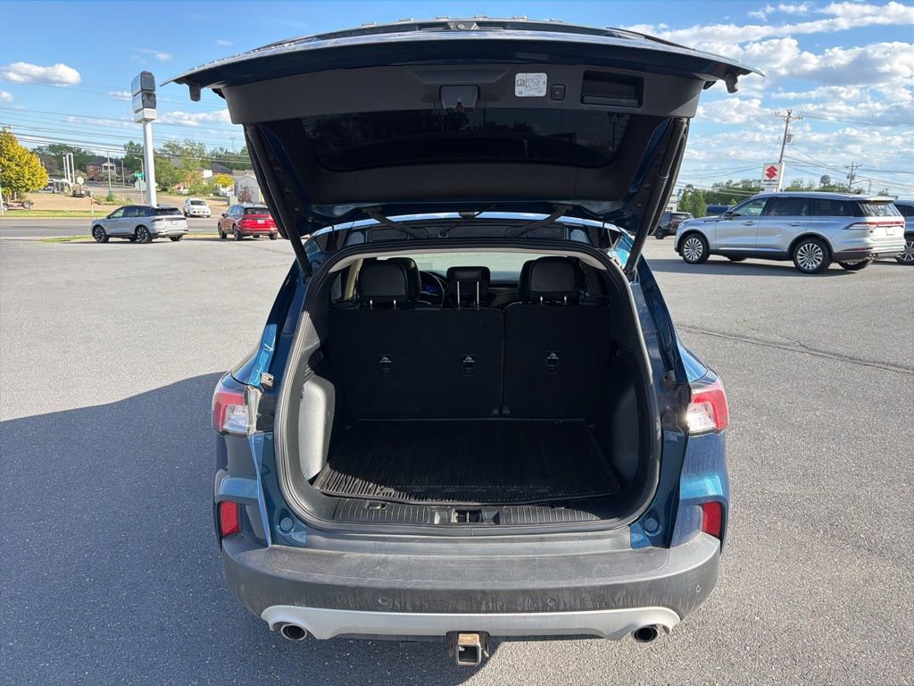 Used 2020 Ford Escape Titanium image 17