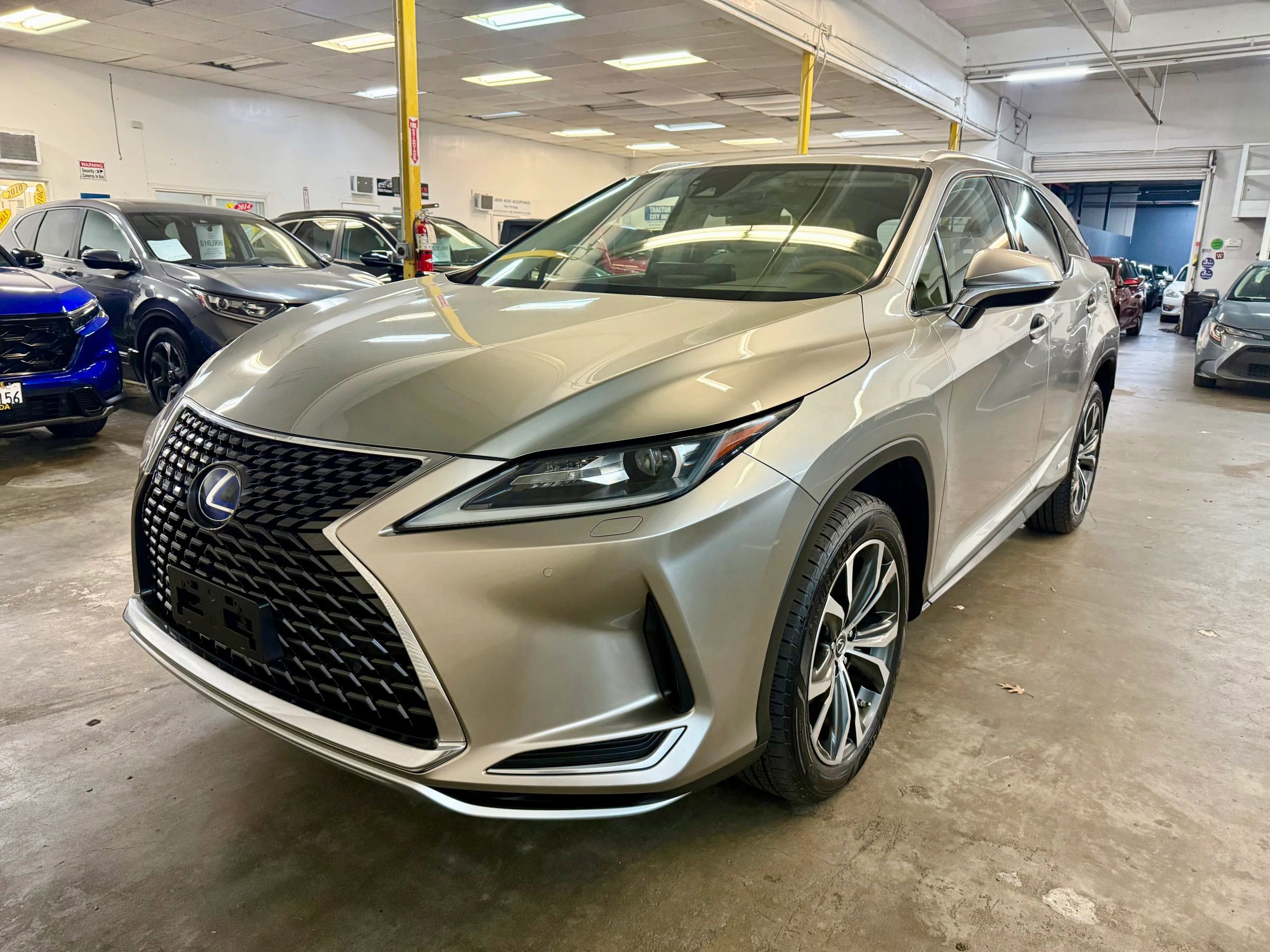 Used 2020 Lexus RX 450hL AWD w/ Premium Package image 1