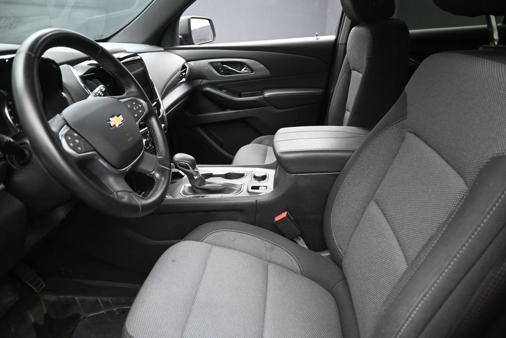Used 2023 Chevrolet Traverse LT AWD/4WD image 17