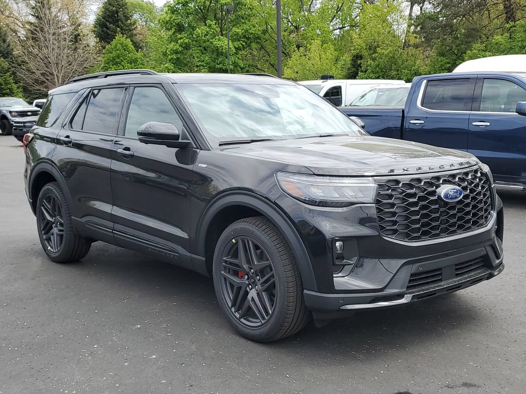New 2026 Ford Explorer ST-Line w/ ST-Line Street Pack AWD/4WD image 3