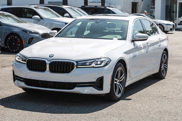 Used 2023 BMW 530i w/ Convenience Package RWD image 3