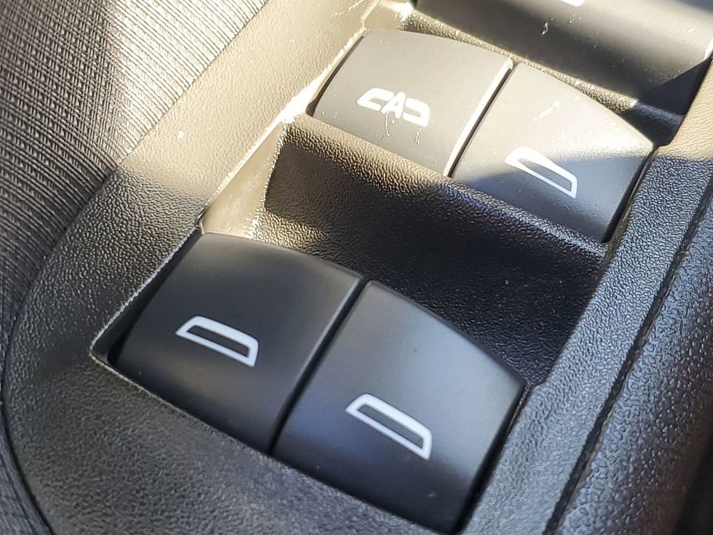 Used 2023 Chevrolet Equinox RS image 34