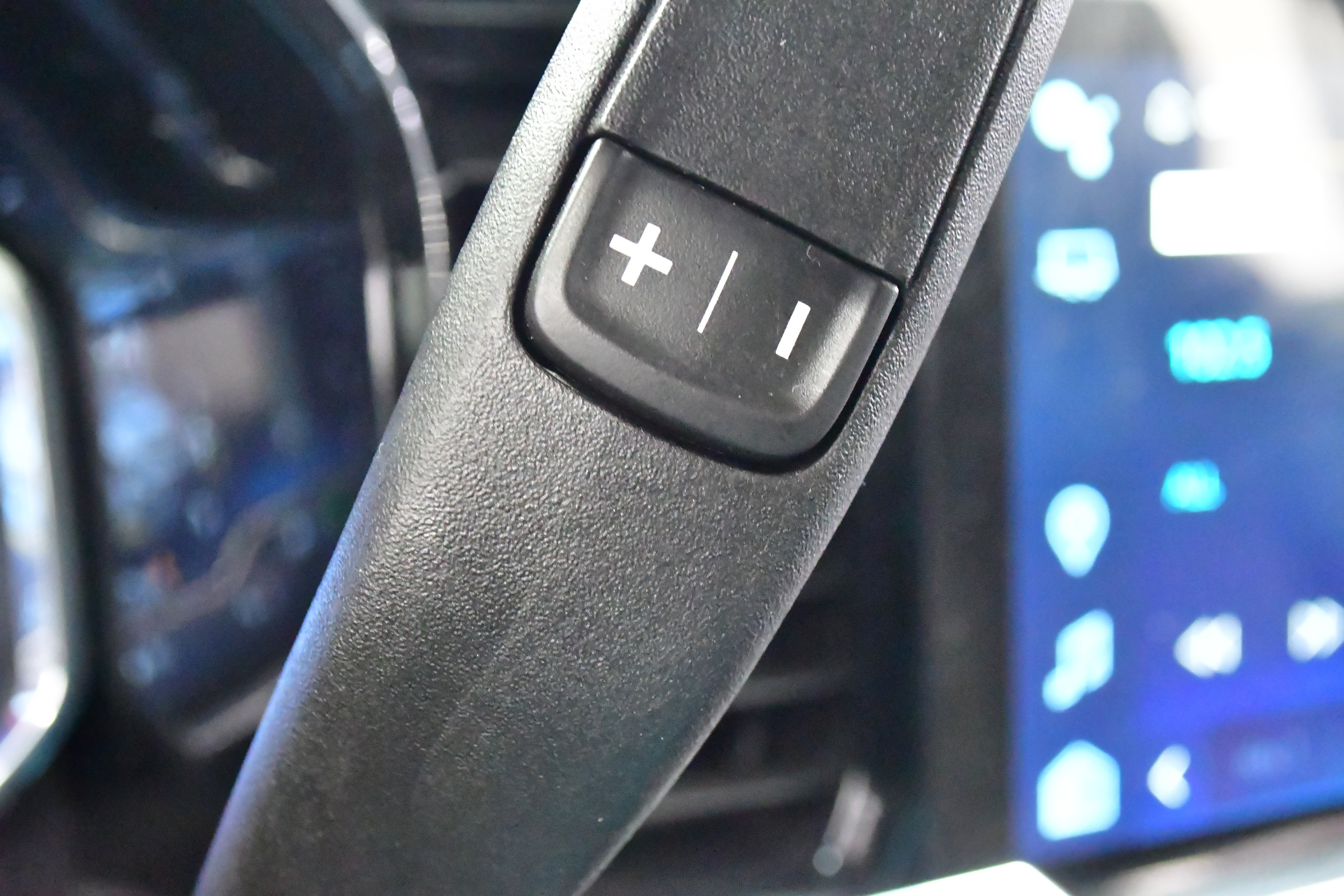 Used 2024 Chevrolet Silverado 1500 LT AWD/4WD image 21