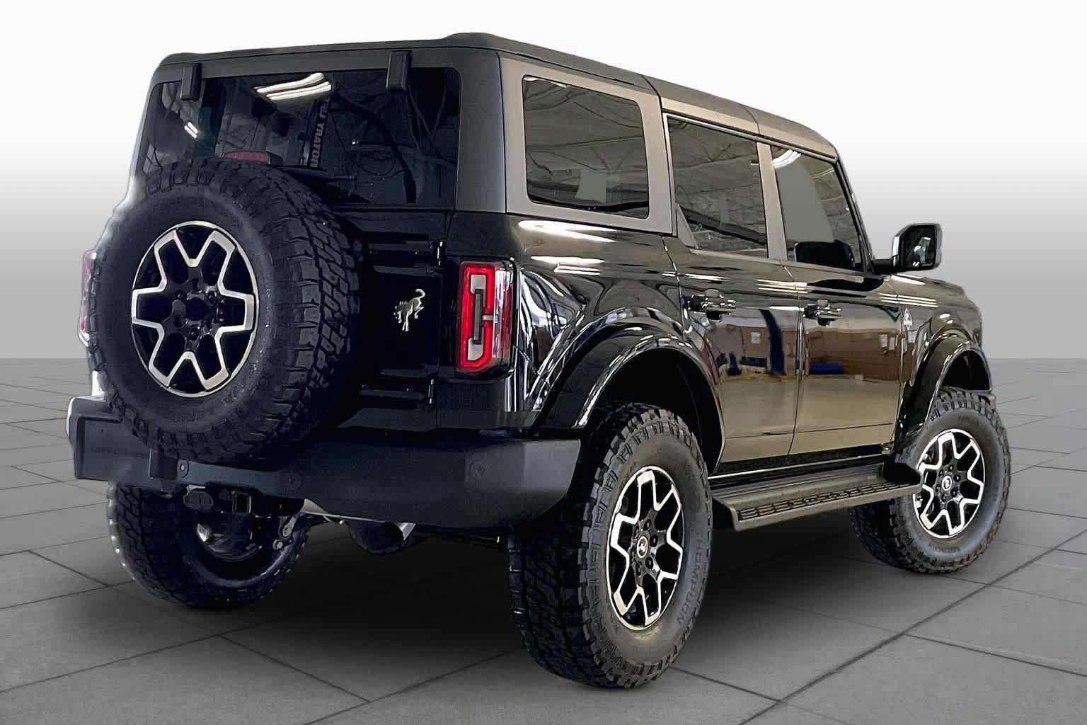 Used 2025 Ford Bronco Outer Banks AWD/4WD image 11