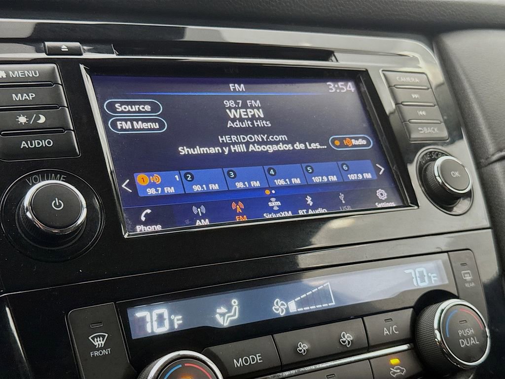 Used 2019 Nissan Rogue SV w/ Sun & Sound Touring Package AWD/4WD image 18