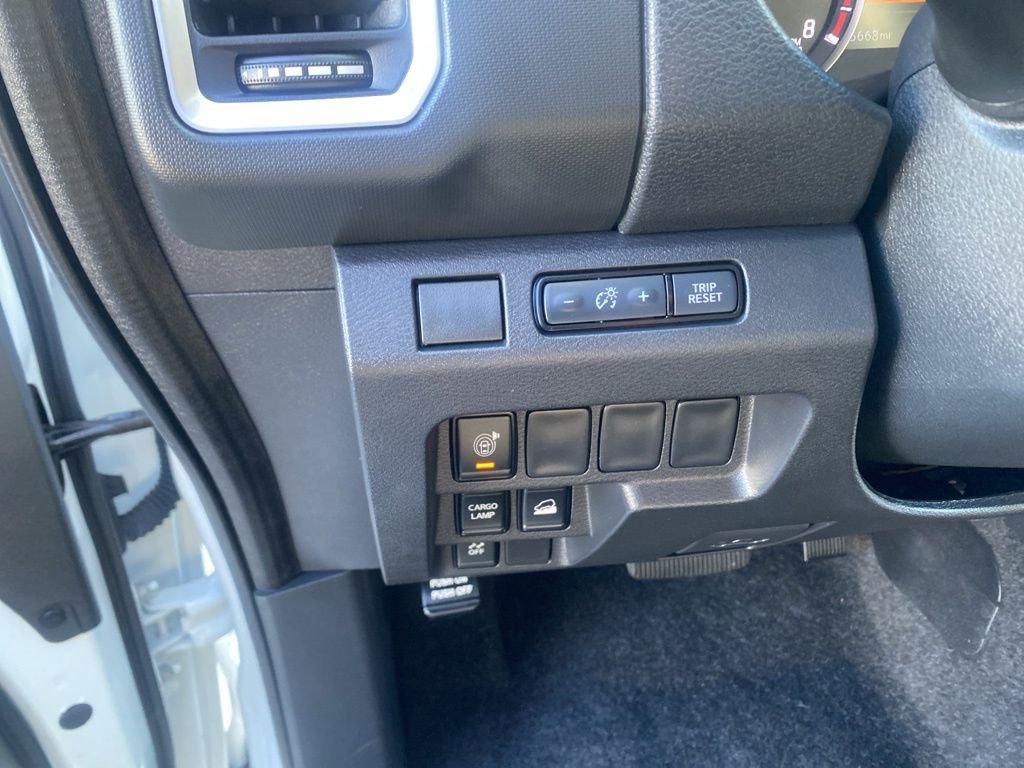 Used 2023 Nissan Frontier SV w/ Technology Package image 17