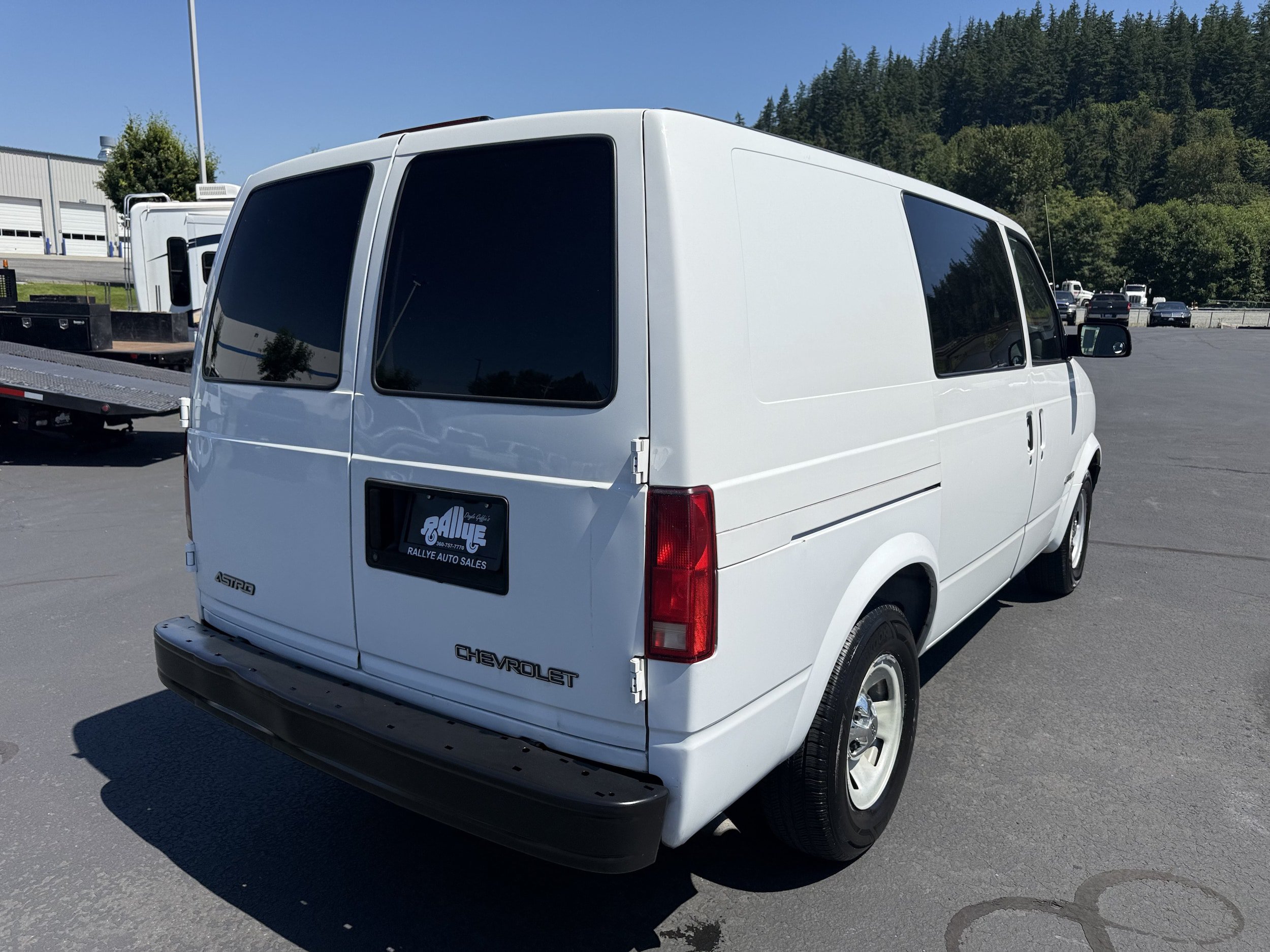 Used 2002 Chevrolet Astro RWD image 6