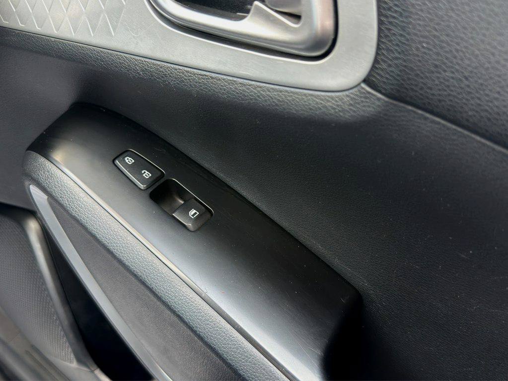 Used 2020 Kia Soul LX FWD image 15