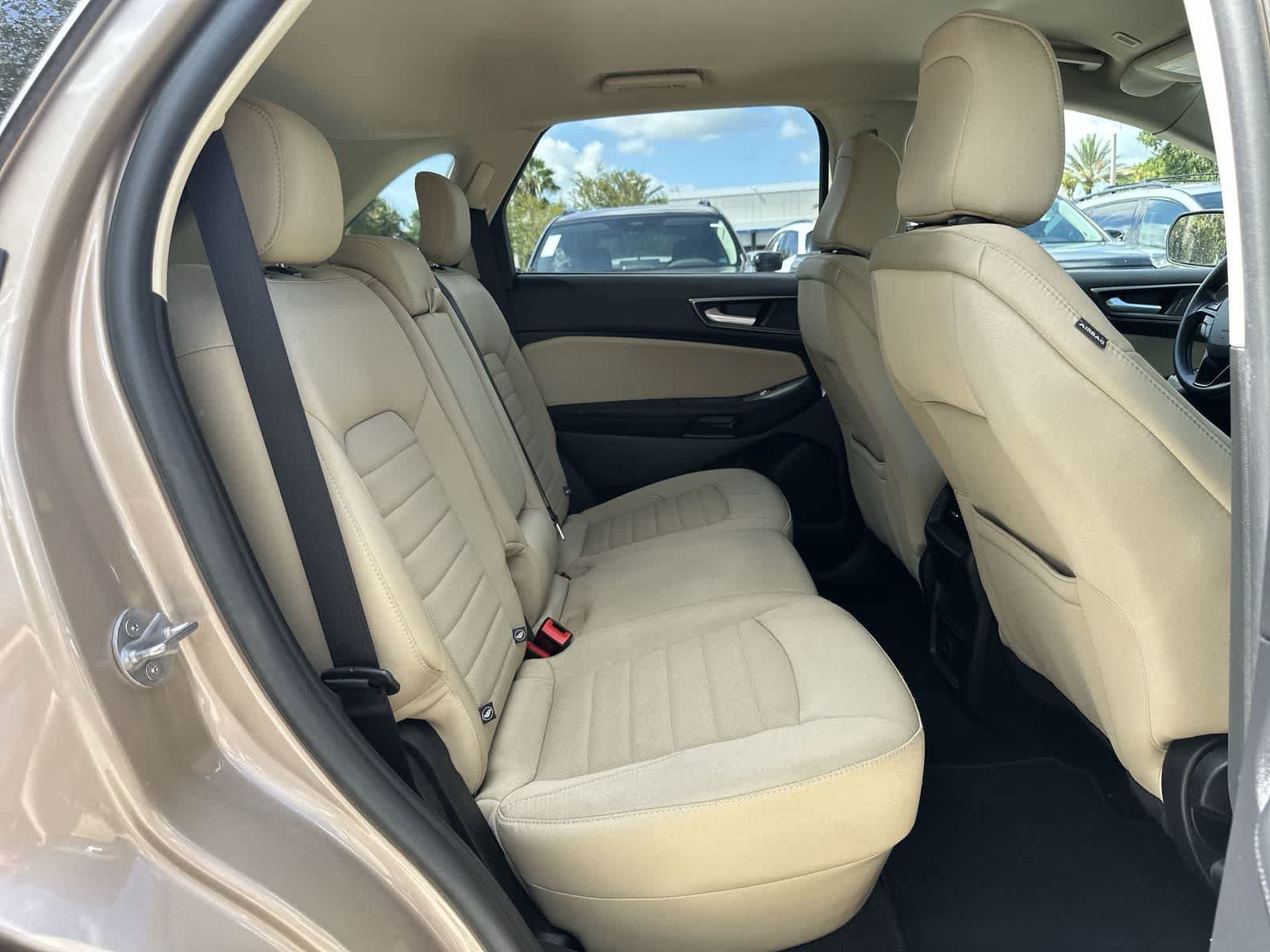 Used 2020 Ford Edge SE FWD image 15