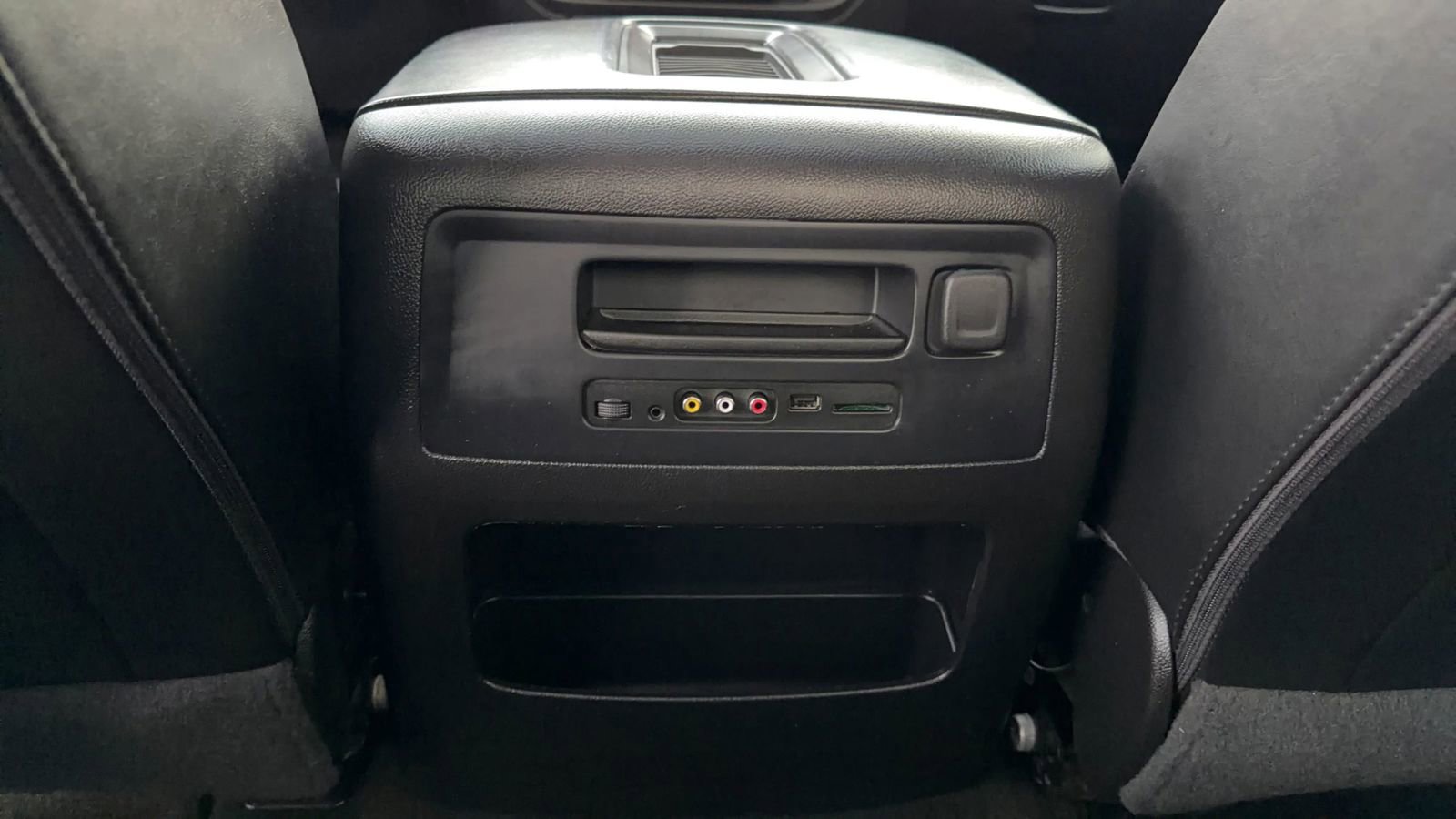 Used 2016 GMC Sierra 1500 Denali w/ Denali Ultimate Package image 36