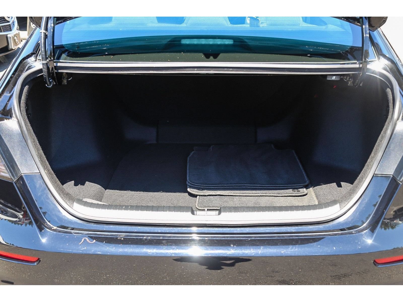 Used 2025 Honda Accord LX image 24
