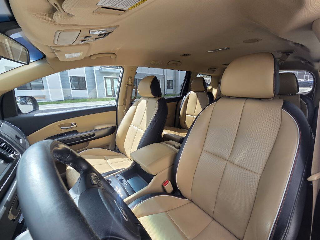Used 2017 Kia Sedona LX w/ LX Essentials Premium Package image 30