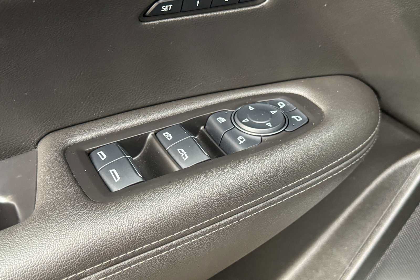 Used 2025 Cadillac XT6 Premium Luxury AWD/4WD image 16