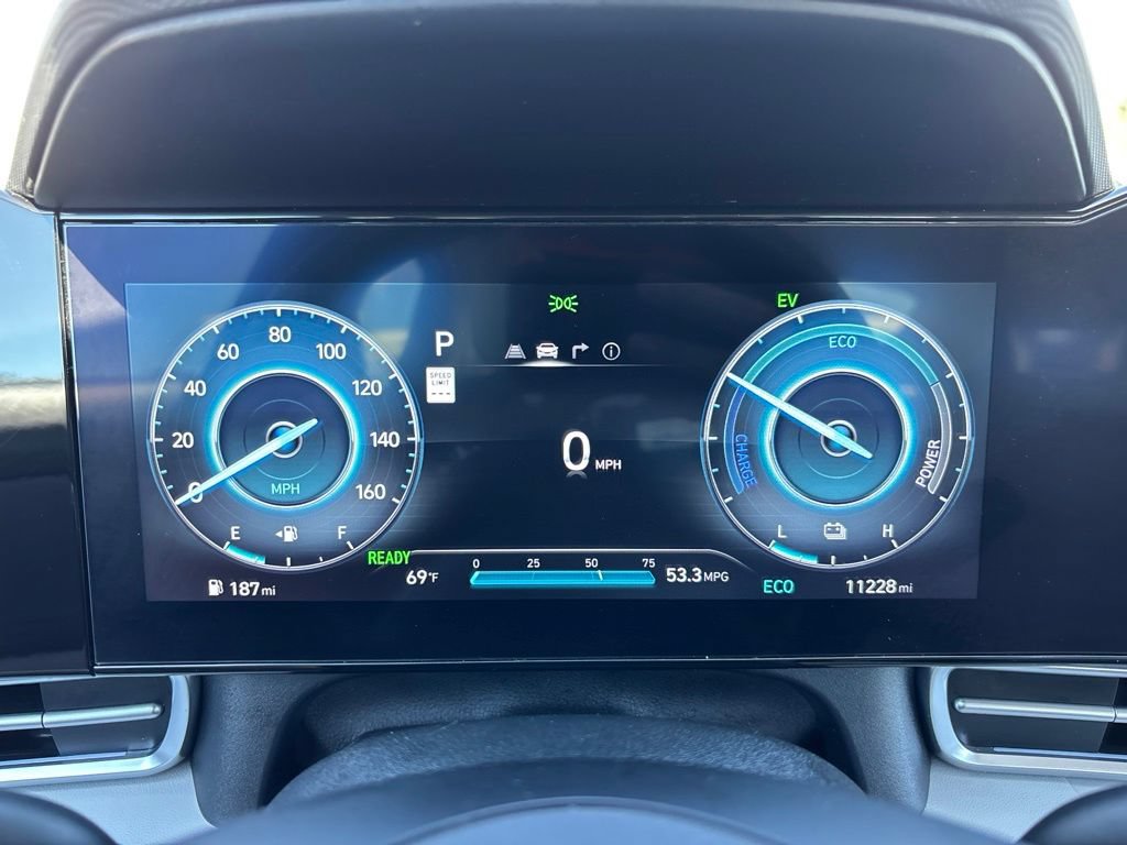 Used 2025 Hyundai Elantra Limited FWD image 20