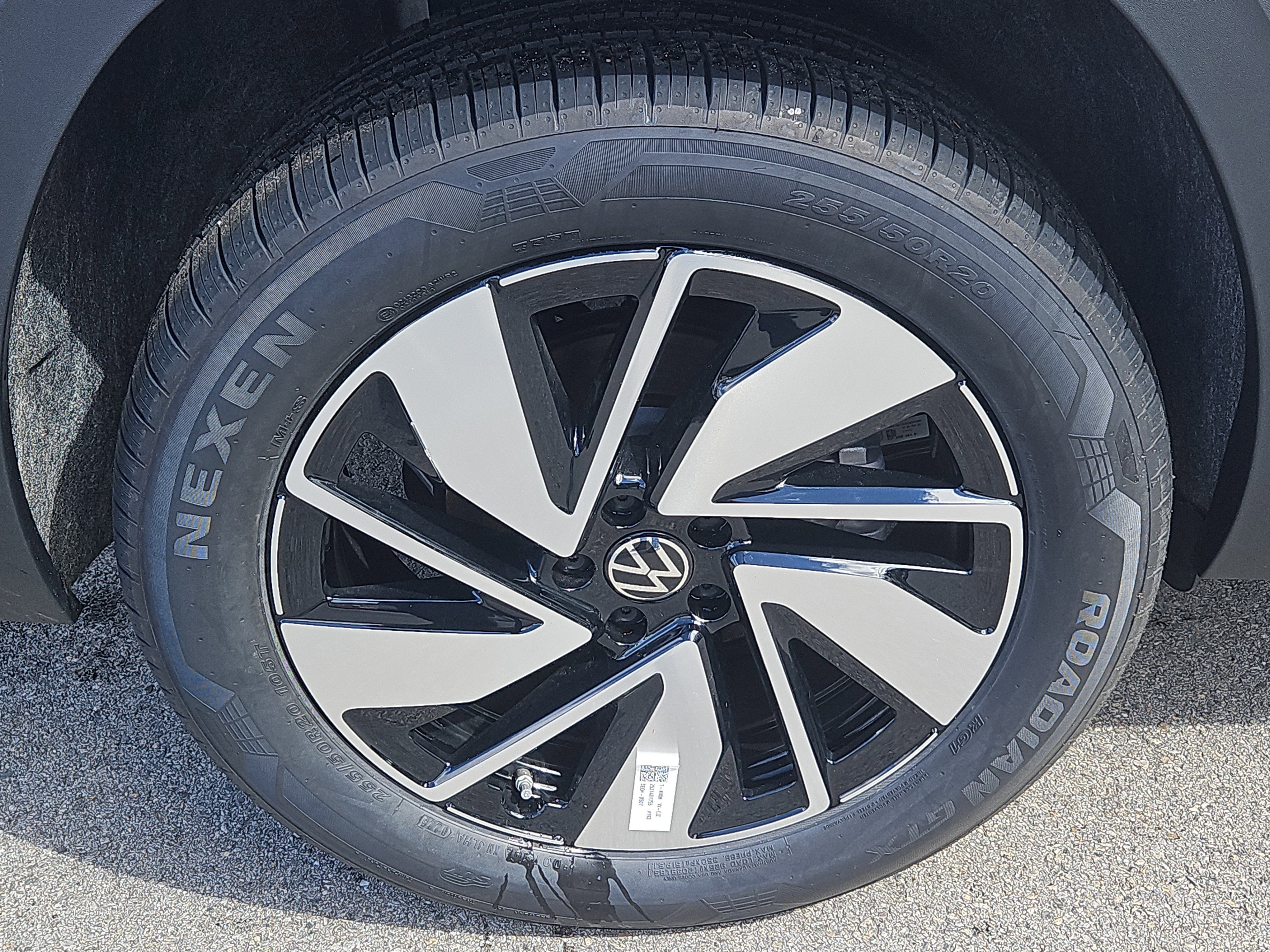 New 2026 Volkswagen Atlas SEL image 3