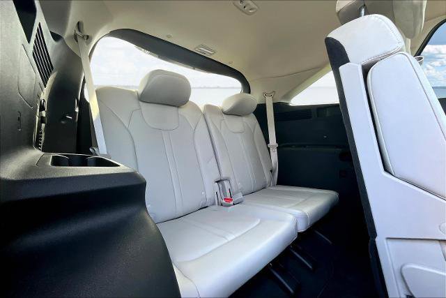 Used 2023 Kia Sorento S image 25