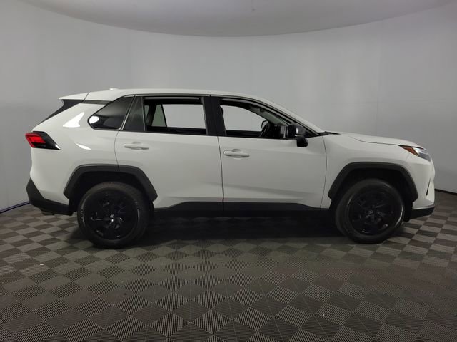 Used 2024 Toyota RAV4 LE AWD/4WD image 10