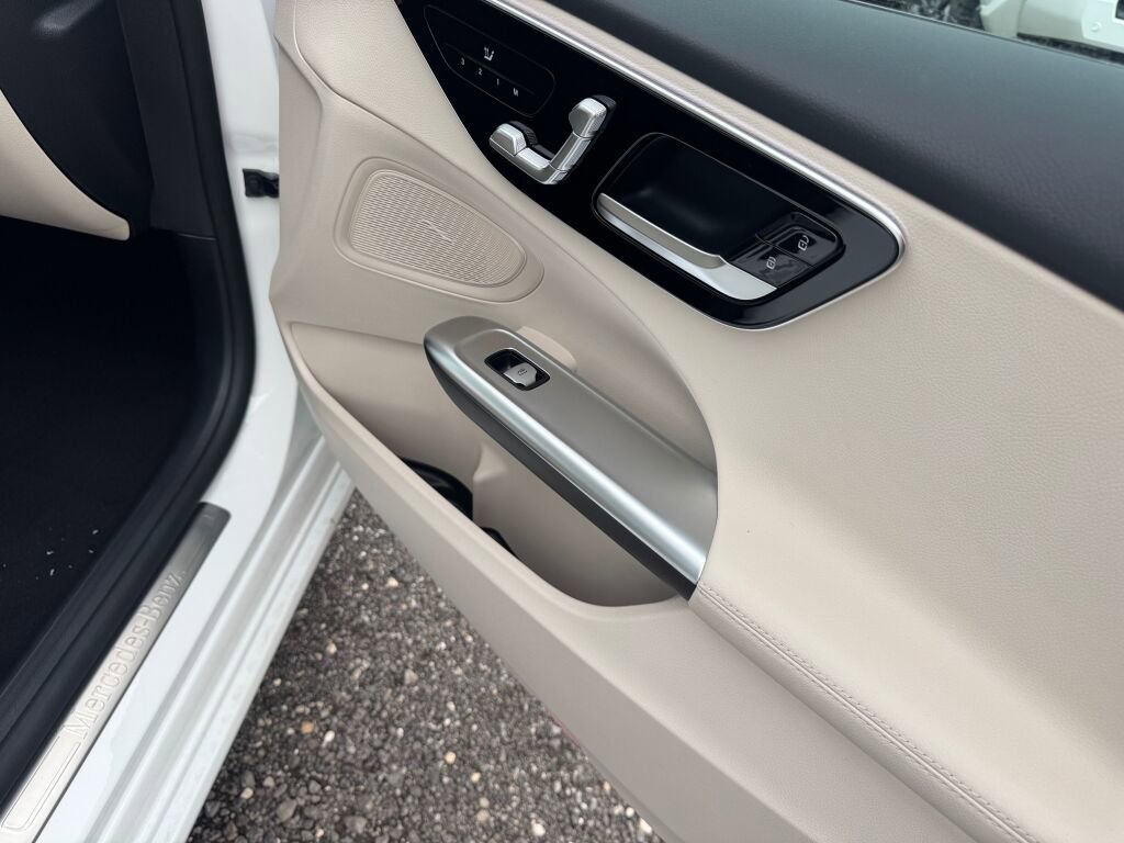 New 2026 Mercedes-Benz C 300 4MATIC Sedan image 21