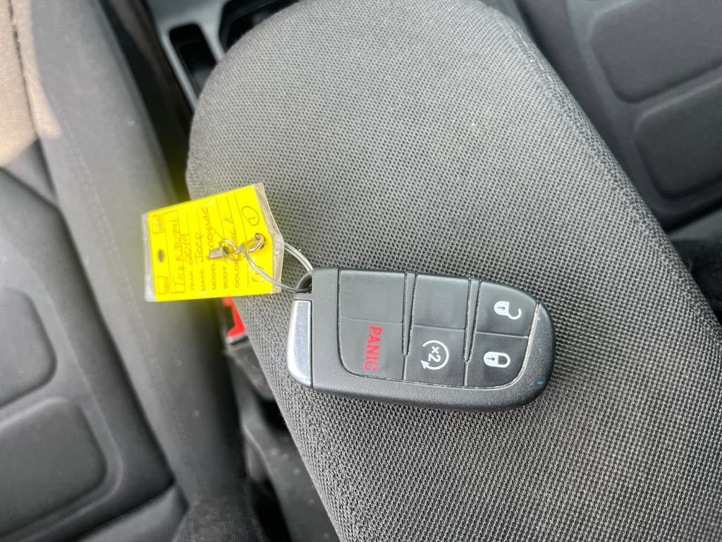 Used 2019 Jeep Renegade Latitude w/ Cold Weather Group AWD/4WD image 27